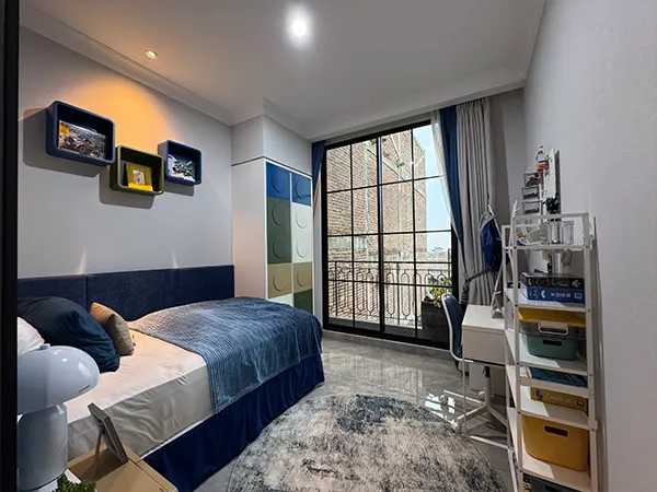 The Ebony Residence - Entertainment Room