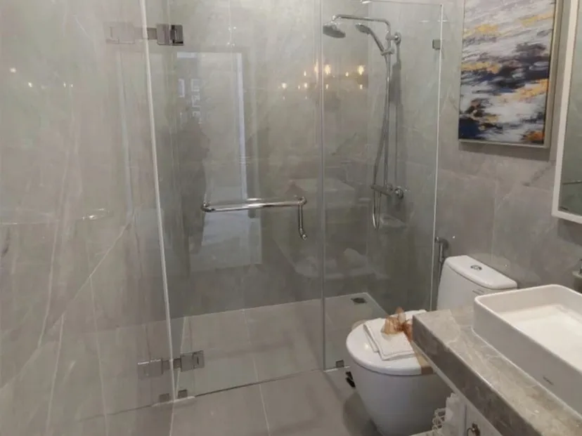 Rosewood Golf Residence - Modern Home Office